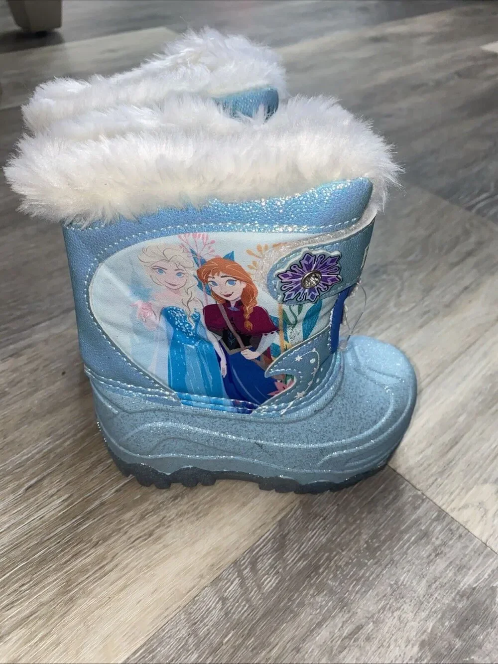 Frozen Toddler Girls Light Up Winter Boots Size 7 toddler size